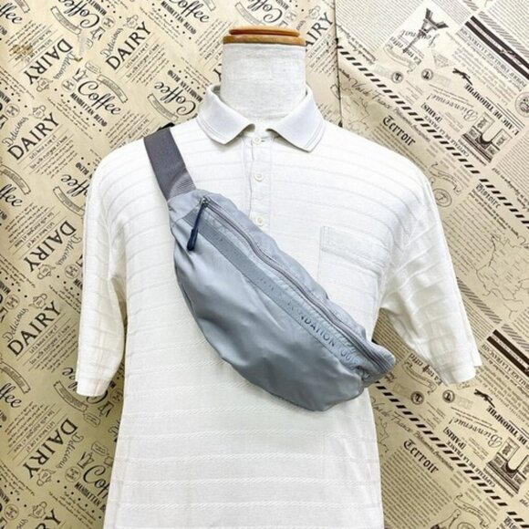 Louis Vuitton Foundation Gray Belt Bag w/ Adjustable Straps Travel Running Walk - Picture 5 of 16